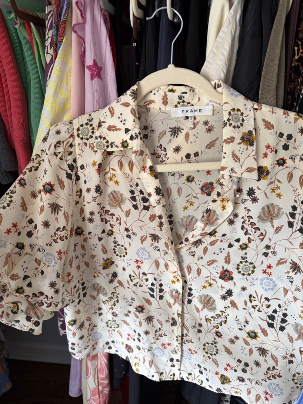 Frame Denim Cream Floral Button-Front Crop Shirt